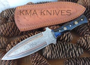 HAND FORGED COPPER DAMASCUS STEEL DAGGER KNIFE WITH ACRYLIC RESIN HANDLE.